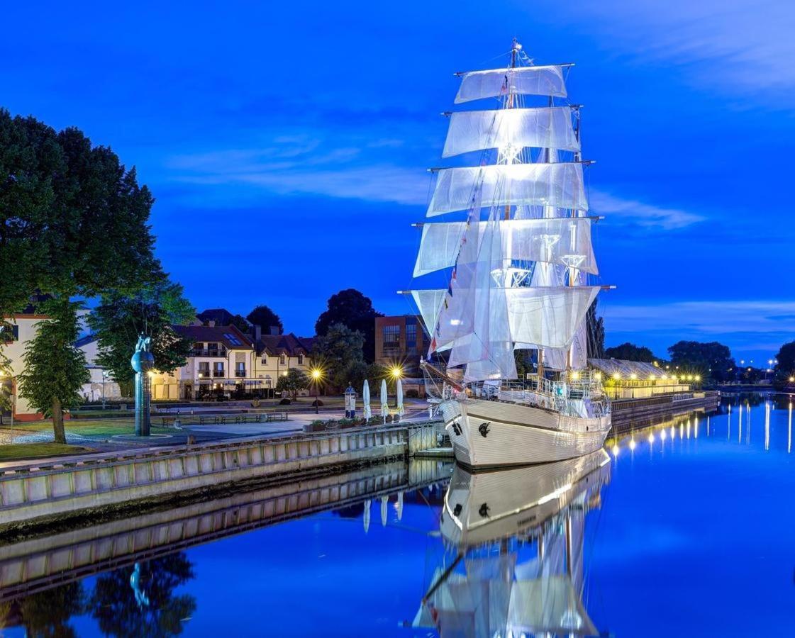 Old Town River Apartments Klaipeda Bagian luar foto